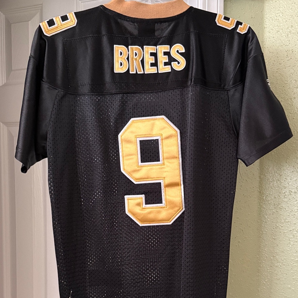 Reebok Black and Gold Sports Jersey - Picture 7 of 7